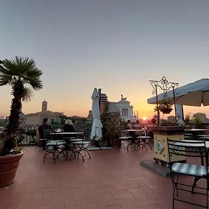 https://residenza-maritti-contemporarysuite.it-romehotels.com