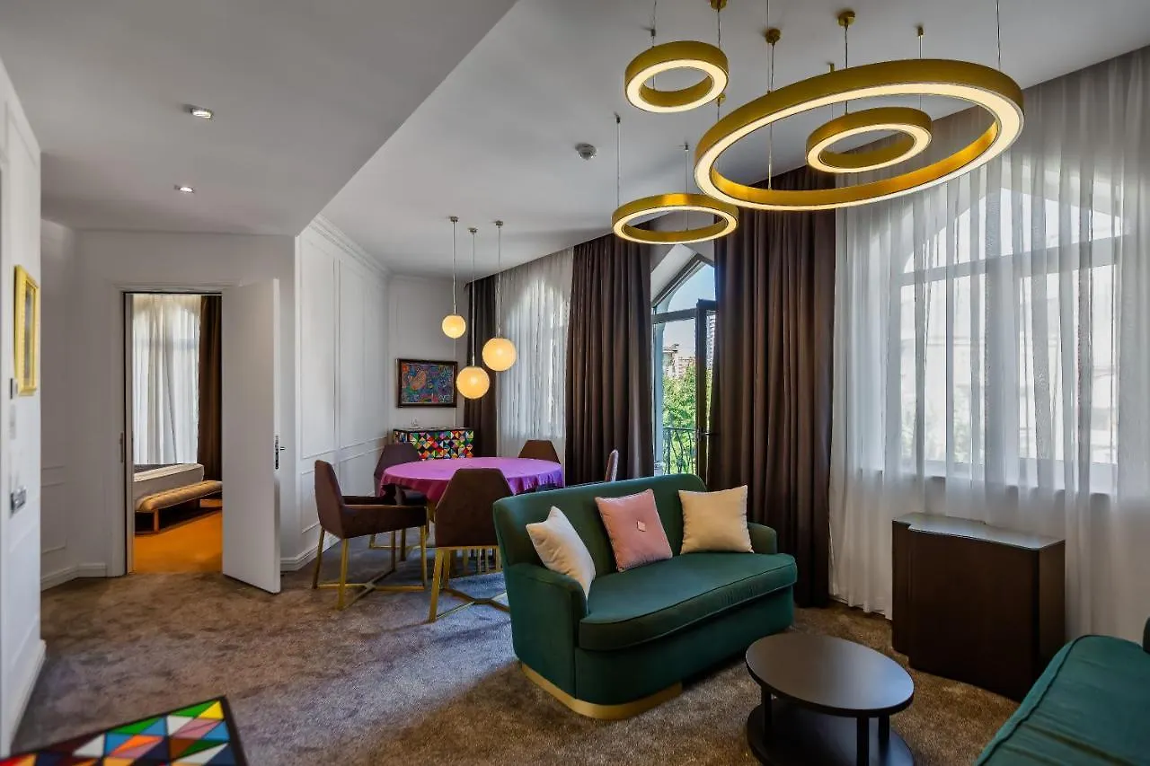 Ivy Garden Hotel באקו