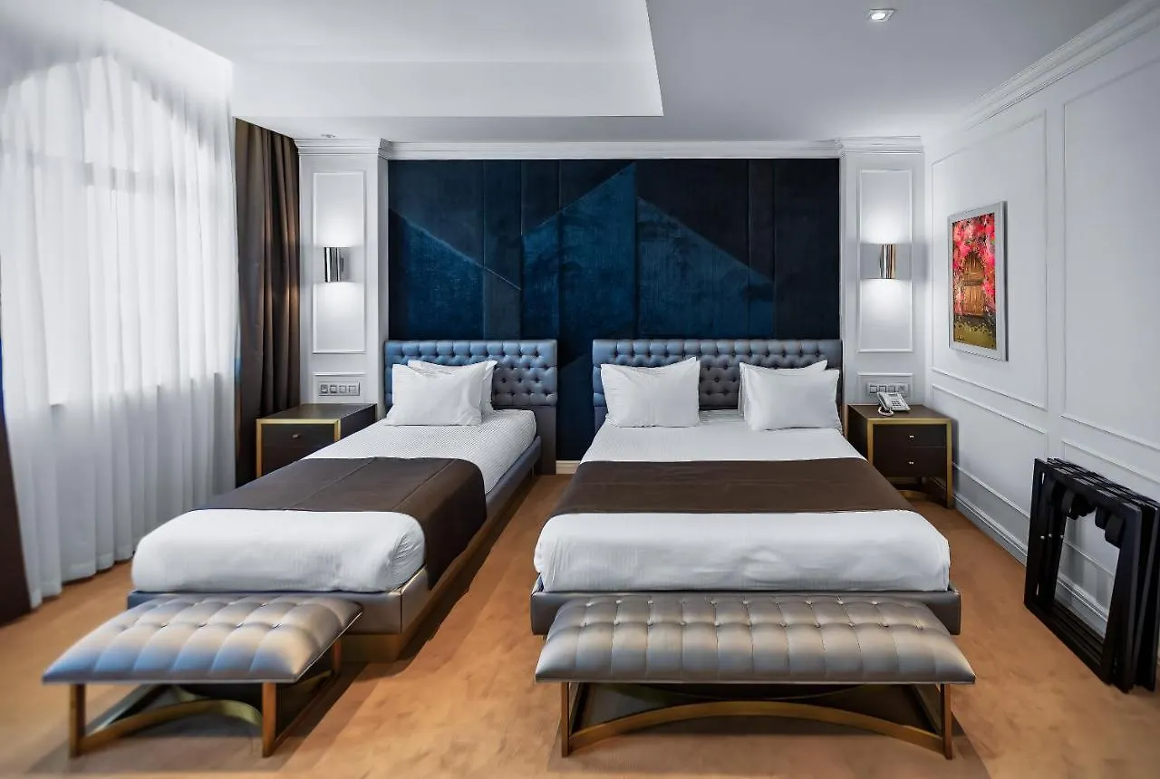 Ivy Garden Hotel באקו