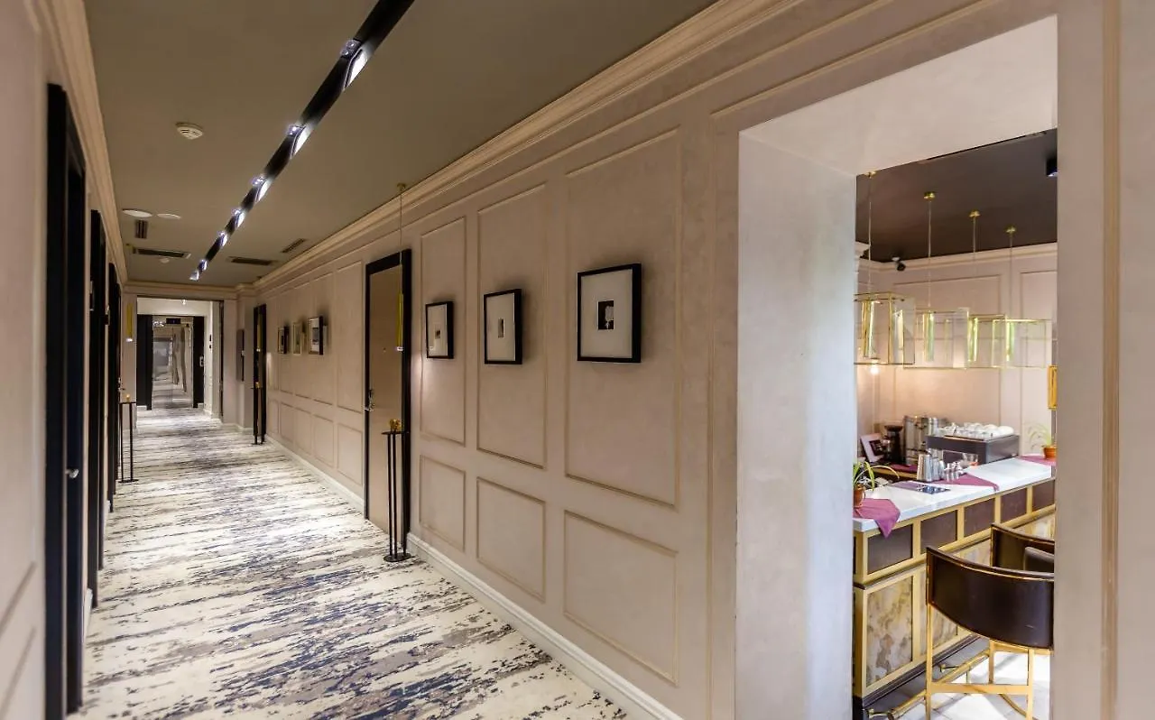 Ivy Garden Hotel באקו